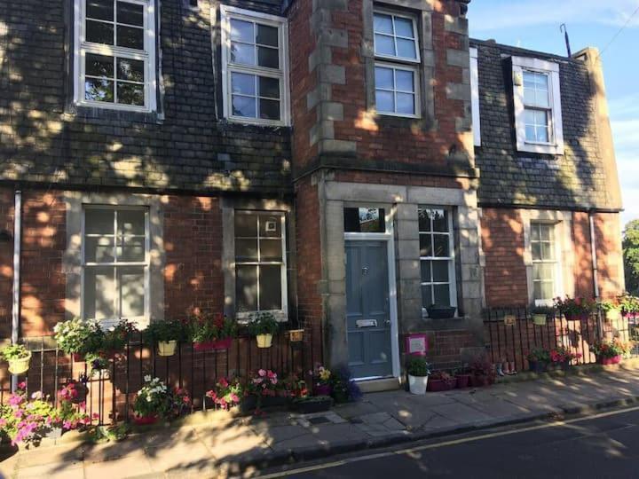 Beautiful Scandi-Inspired One Bed In Stockbridge EDI Exterior photo