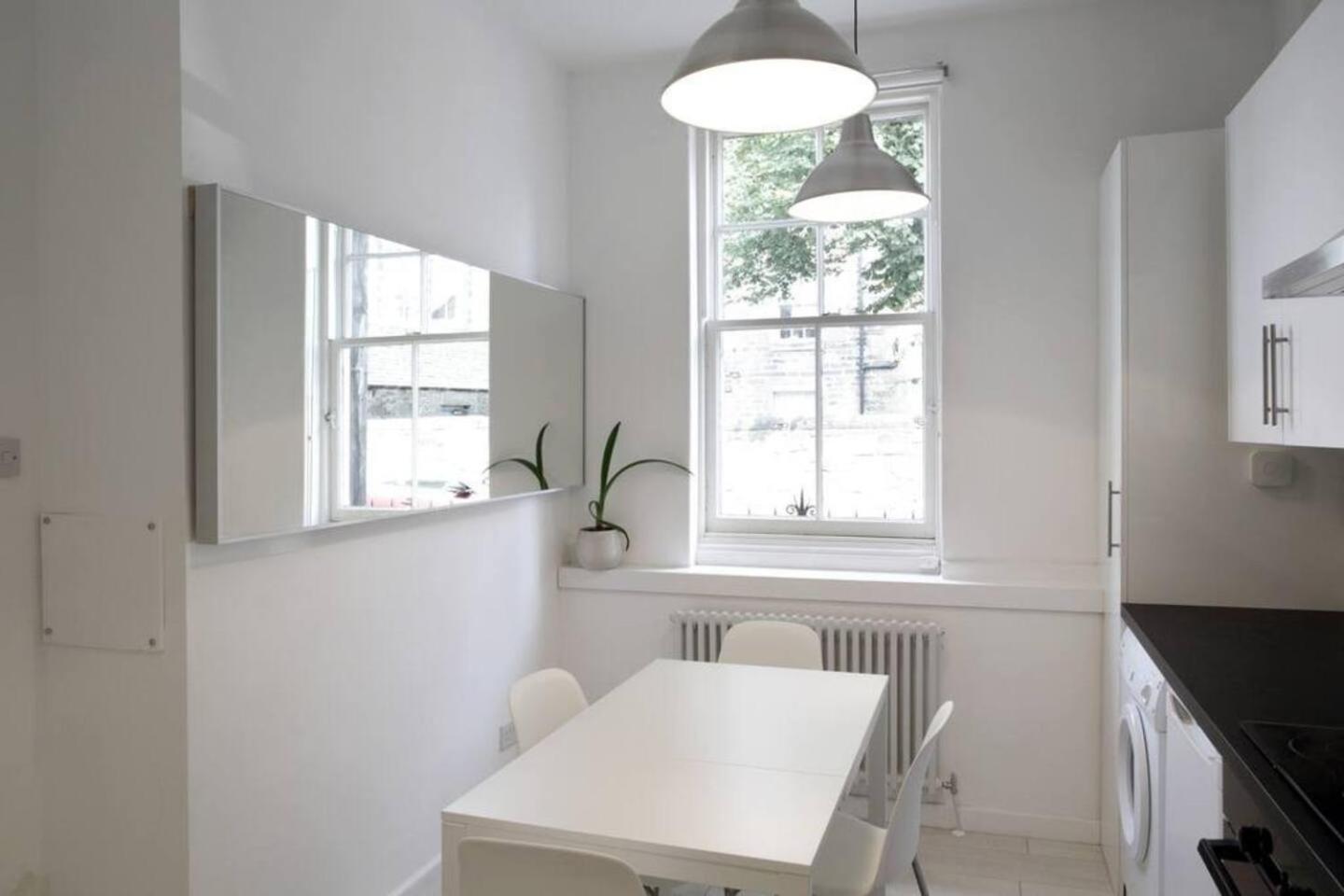 Beautiful Scandi-Inspired One Bed In Stockbridge EDI Exterior photo